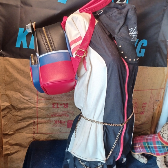 Loungefly Disney backpack - Picture 11 of 11